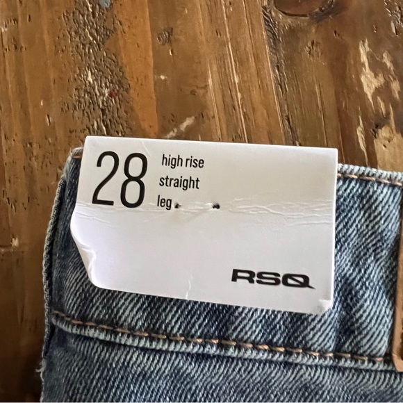 Rsq high rise straight leg distressed in the knee new w/tags size 28 - Picture 7 of 8